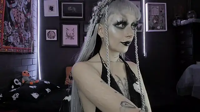 insania 9999  online show from December 19, 4:31 pm