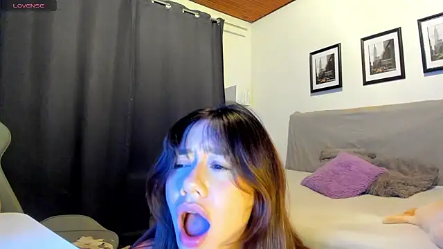 Snapshot of sofimendoza chatting on October 19, 8:06 am sofimendoza online show from October 19, 8:06 am