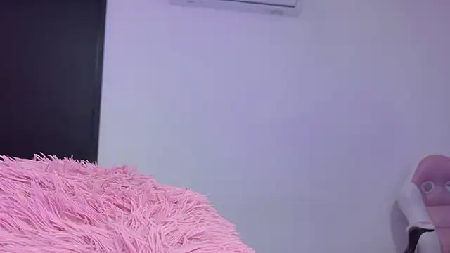 Snapshot of celeste_sea chatting on June 3, 7:18 pm celeste sea online show from June 3, 7:18 pm