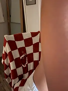 Snapshot of Wetbabygirlxo chatting on October 22, 12:43 am Wetbabygirlxo online show from October 22, 12:43 am