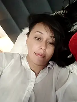 Snapshot of SaharaGarcia__ chatting on June 19, 10:47 pm SaharaGarcia online show from June 19, 10:47 pm