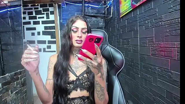 kissingdevil online show from November 14, 7:50 pm