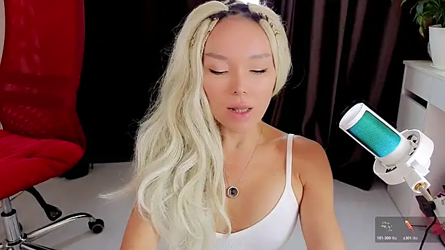 WhiteBunny online show from May 27, 6:21 am
