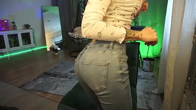 LaraPunkt online show from January 7, 10:53 am