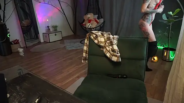 LaraPunkt online show from November 23, 8:46 am