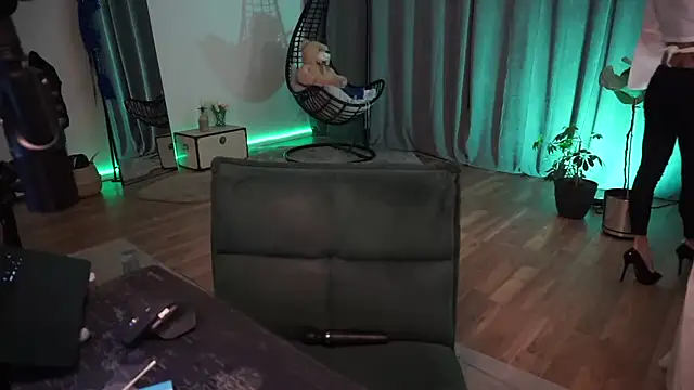 LaraPunkt online show from October 3, 7:43 am