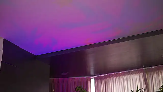 HotSkinnyX online show from December 15, 9:37 am