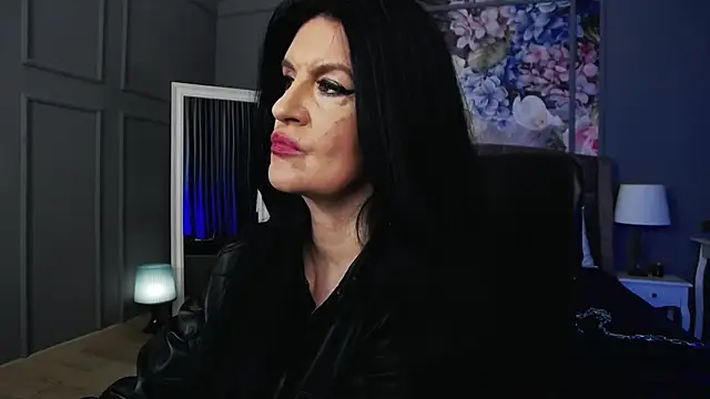 DomMelissaW online show from December 21, 11:49 pm