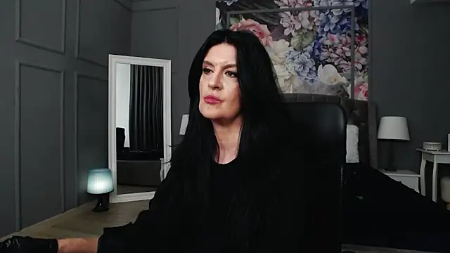 Snapshot of DomMelissaW chatting on December 13, 3:27 am DomMelissaW online show from December 13, 3:27 am