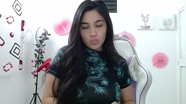 Snapshot of InocentHeaven1 chatting on October 24, 1:32 pm InocentHeaven1 online show from October 24, 1:32 pm