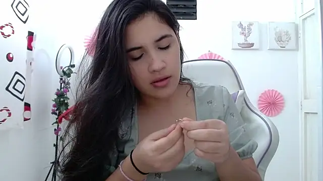 Snapshot of InocentHeaven1 chatting on November 11, 1:17 pm InocentHeaven1 online show from November 11, 1:17 pm