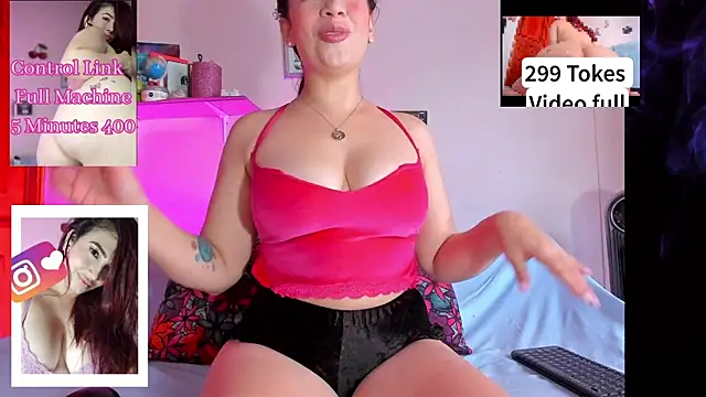 Snapshot of Nicole_x chatting on March 2, 10:23 pm Nicole x online show from March 2, 10:23 pm