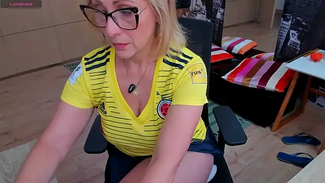 Snapshot of jane_turner chatting on June 17, 12:59 pm jane turner online show from June 17, 12:59 pm