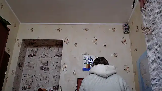 Snapshot of dream_alexa chatting on December 3, 2:12 am dream alexa online show from December 3, 2:12 am