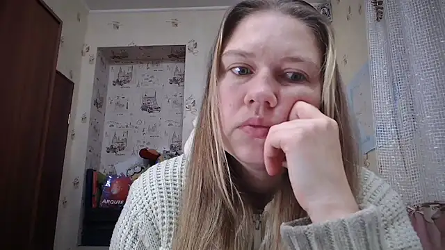 Snapshot of dream_alexa chatting on November 18, 3:32 am dream alexa online show from November 18, 3:32 am