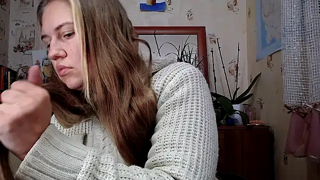 Snapshot of dream_alexa chatting on October 6, 3:19 am dream alexa online show from October 6, 3:19 am