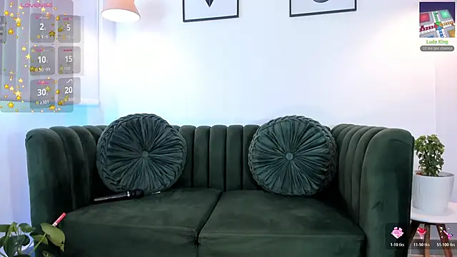 tiana cruz online show from March 14, 8:04 pm