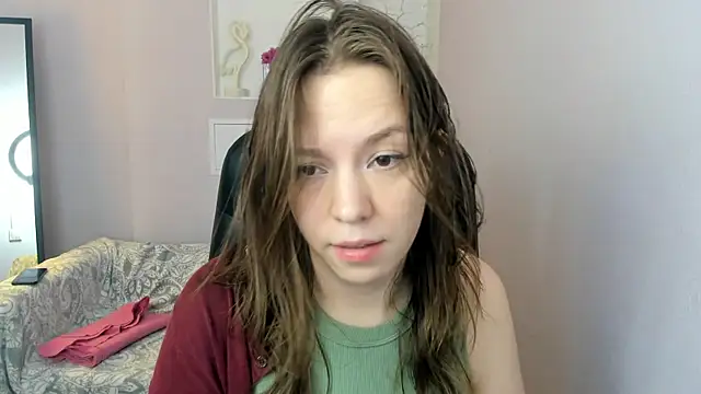 Snapshot of Persephoni chatting on June 9, 8:21 pm Persephoni online show from June 9, 8:21 pm