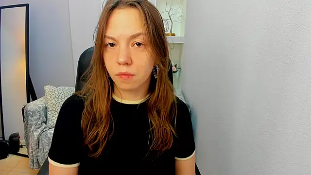 Snapshot of Persephoni chatting on June 20, 10:09 am Persephoni online show from June 20, 10:09 am