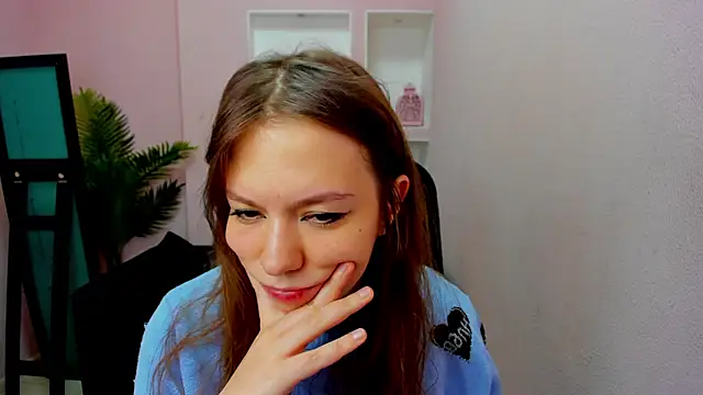 Persephoni online show from October 10, 10:38 am