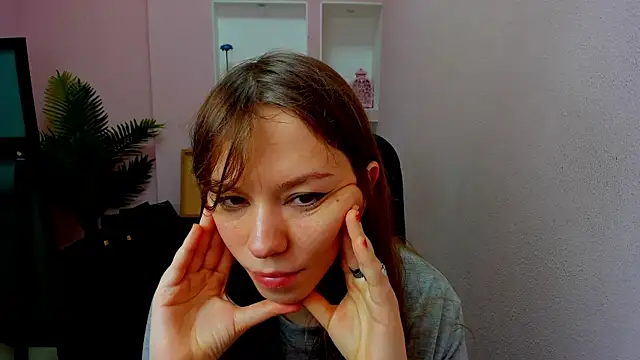 Persephoni online show from October 25, 10:47 am