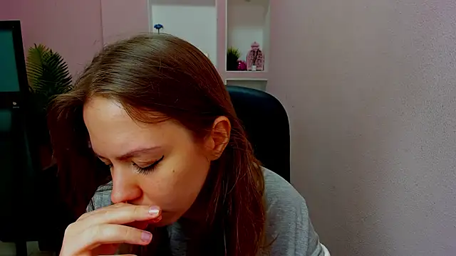 Persephoni online show from November 17, 1:26 pm