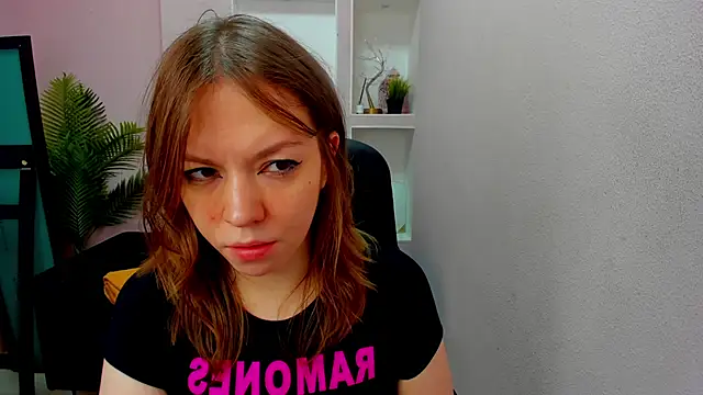 Persephoni online show from December 21, 8:42 pm