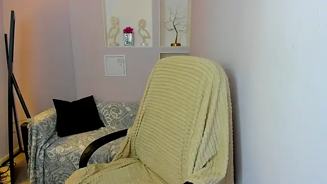 Snapshot of Persephoni chatting on June 21, 10:32 am Persephoni online show from June 21, 10:32 am