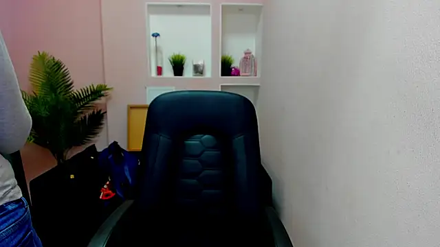 Persephoni online show from October 26, 3:56 pm