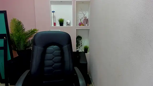 Persephoni online show from December 19, 5:32 am