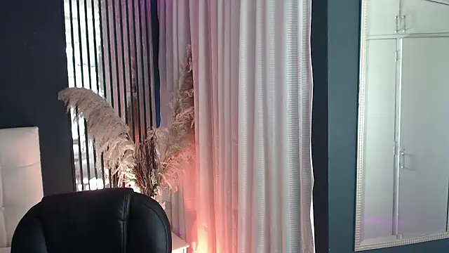 LiaVillalobos online show from March 12, 1:26 pm