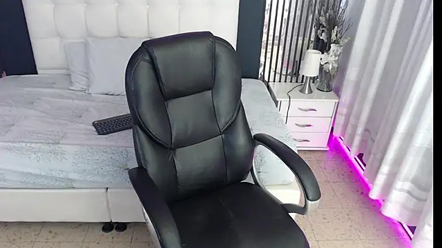 LiaVillalobos online show from January 15, 1:03 pm