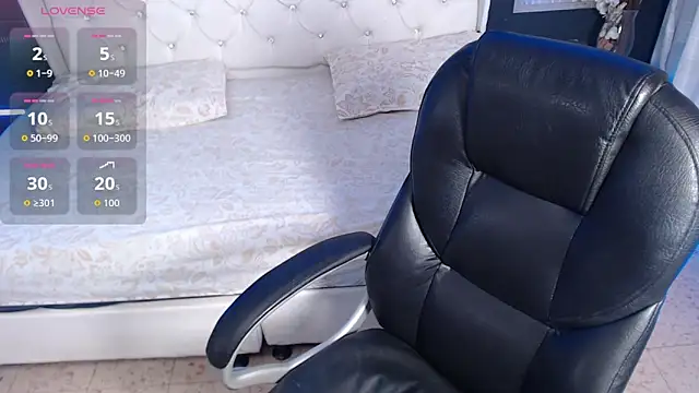Snapshot of LiaVillalobos chatting on September 27, 12:33 pm LiaVillalobos online show from September 27, 12:33 pm