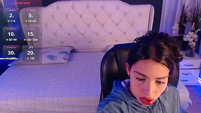 Snapshot of LiaVillalobos chatting on October 4, 12:28 pm LiaVillalobos online show from October 4, 12:28 pm
