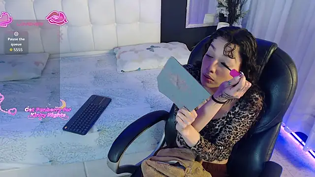 LiaVillalobos online show from December 16, 1:59 pm