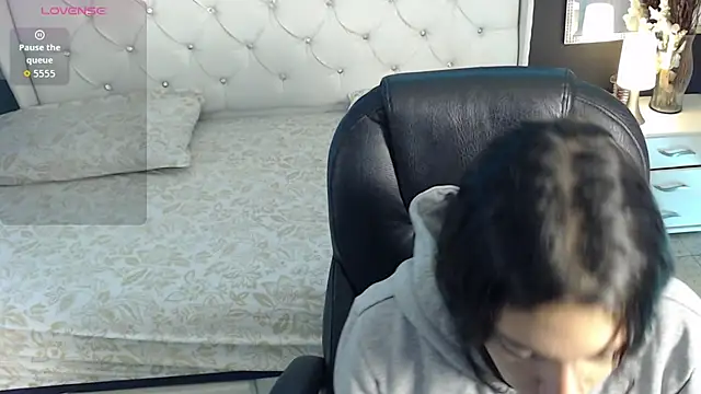 Snapshot of LiaVillalobos chatting on October 17, 1:02 pm LiaVillalobos online show from October 17, 1:02 pm