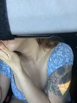 Snapshot of LeaGambit__ chatting on November 3, 4:43 pm LeaGambit online show from November 3, 4:43 pm