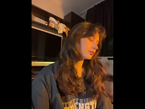 itssophiie online show from March 25, 12:22 am