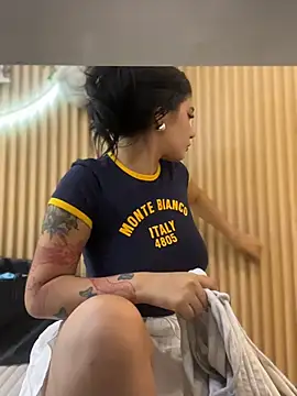 clarachanelricek online show from December 18, 8:23 pm