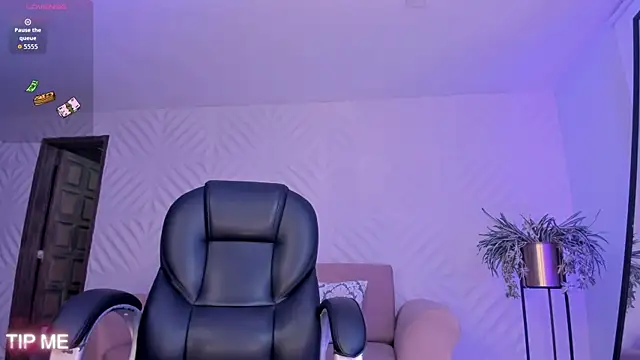 SophieBarnett online show from April 15, 10:32 pm