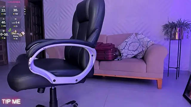 SophieBarnett online show from April 17, 11:51 pm