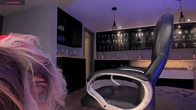 SophieBarnett online show from November 5, 11:30 pm