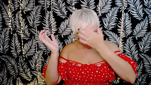 Snapshot of Olivia_playful chatting on October 12, 11:22 am Olivia playful online show from October 12, 11:22 am