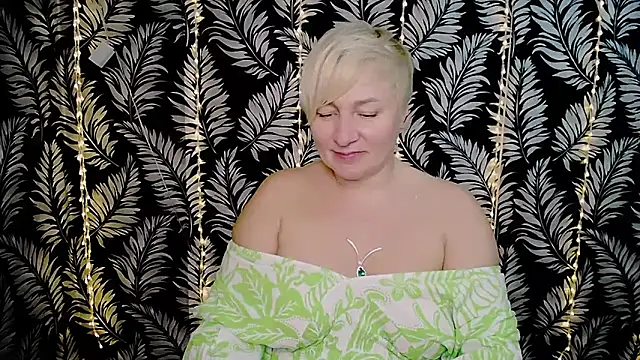 Snapshot of Olivia_playful chatting on February 17, 3:44 pm Olivia playful online show from February 17, 3:44 pm