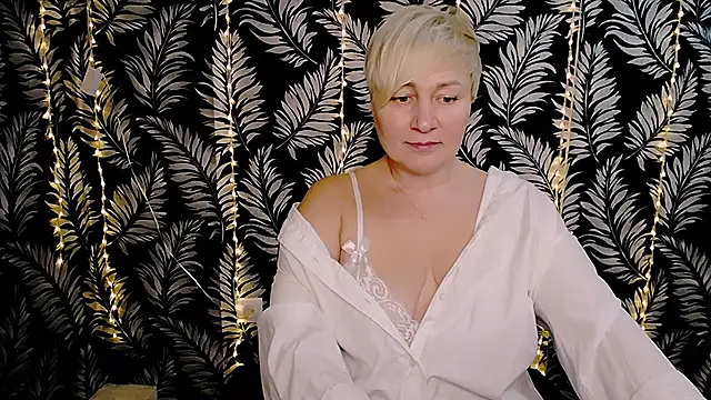 Snapshot of Olivia_playful chatting on March 3, 3:32 pm Olivia playful online show from March 3, 3:32 pm