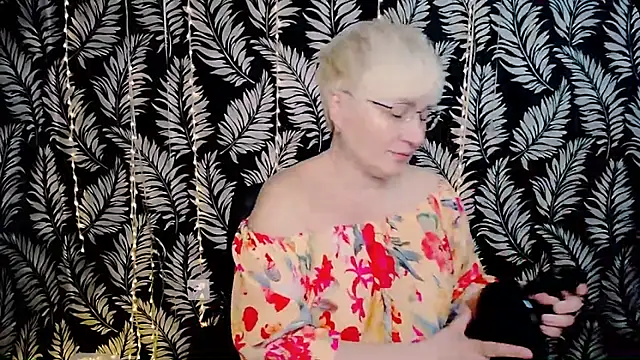 Olivia playful online show from April 3, 9:49 am