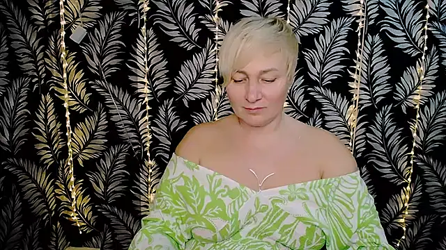 Snapshot of Olivia_playful chatting on February 22, 3:36 pm Olivia playful online show from February 22, 3:36 pm