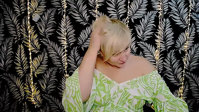 Snapshot of Olivia_playful chatting on February 24, 12:16 pm Olivia playful online show from February 24, 12:16 pm