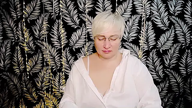 Olivia playful online show from May 10, 10:30 am
