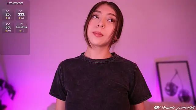 Snapshot of annie24_evans chatting on February 27, 1:52 am annie24 evans online show from February 27, 1:52 am